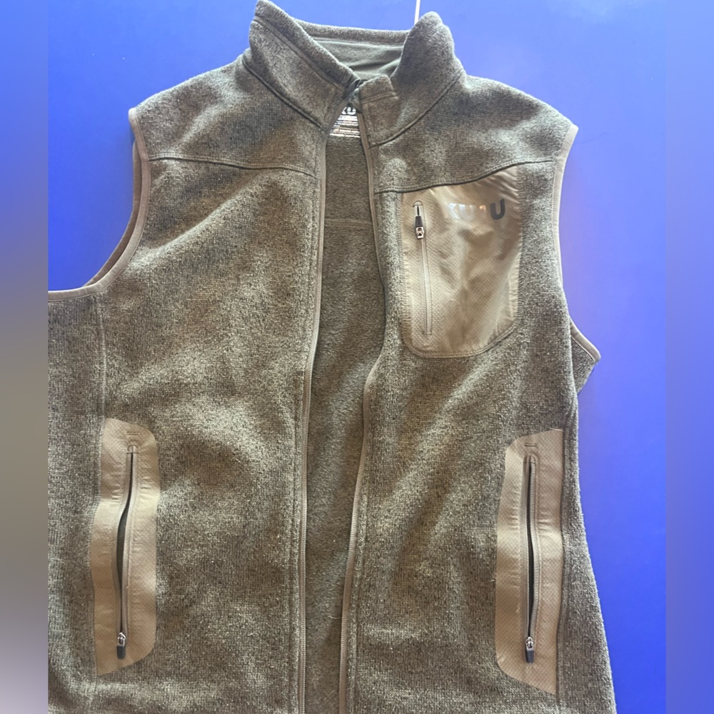 Kuiu Base camp vest size large